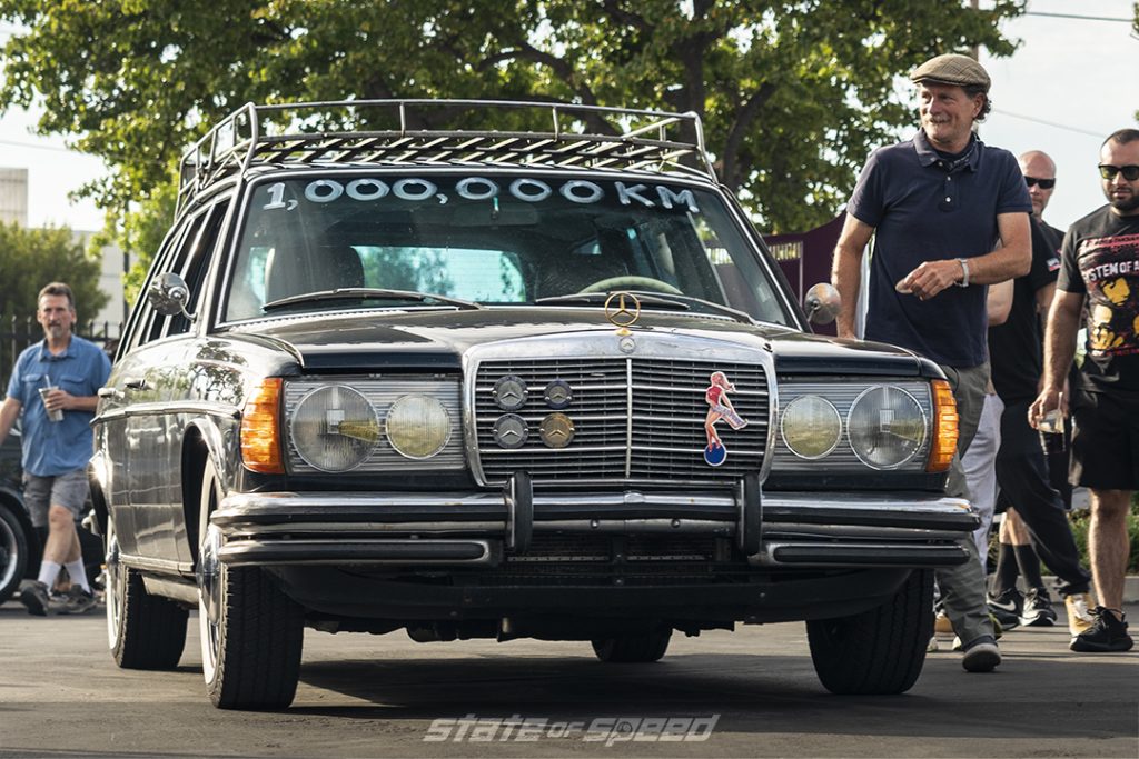 Blue Nelson's shows off his 1,000,000 KM 1982 Mercedes 300TD