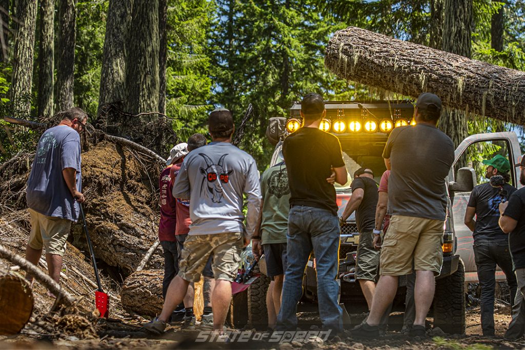 the XPDN 4 crew clear the Santiam Pass Wagon Route