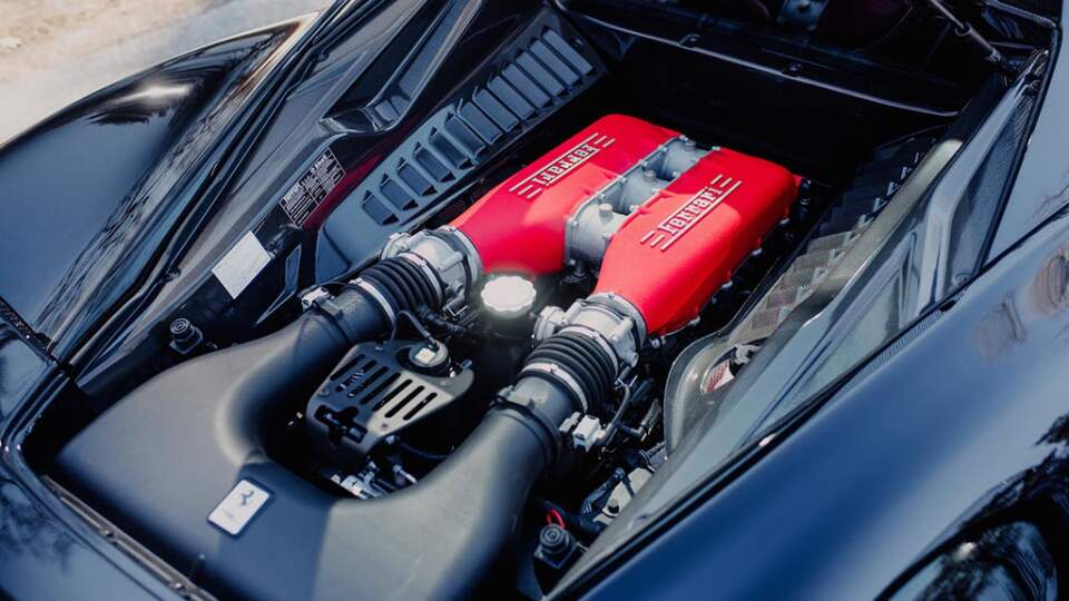 Ferrari 458 engine